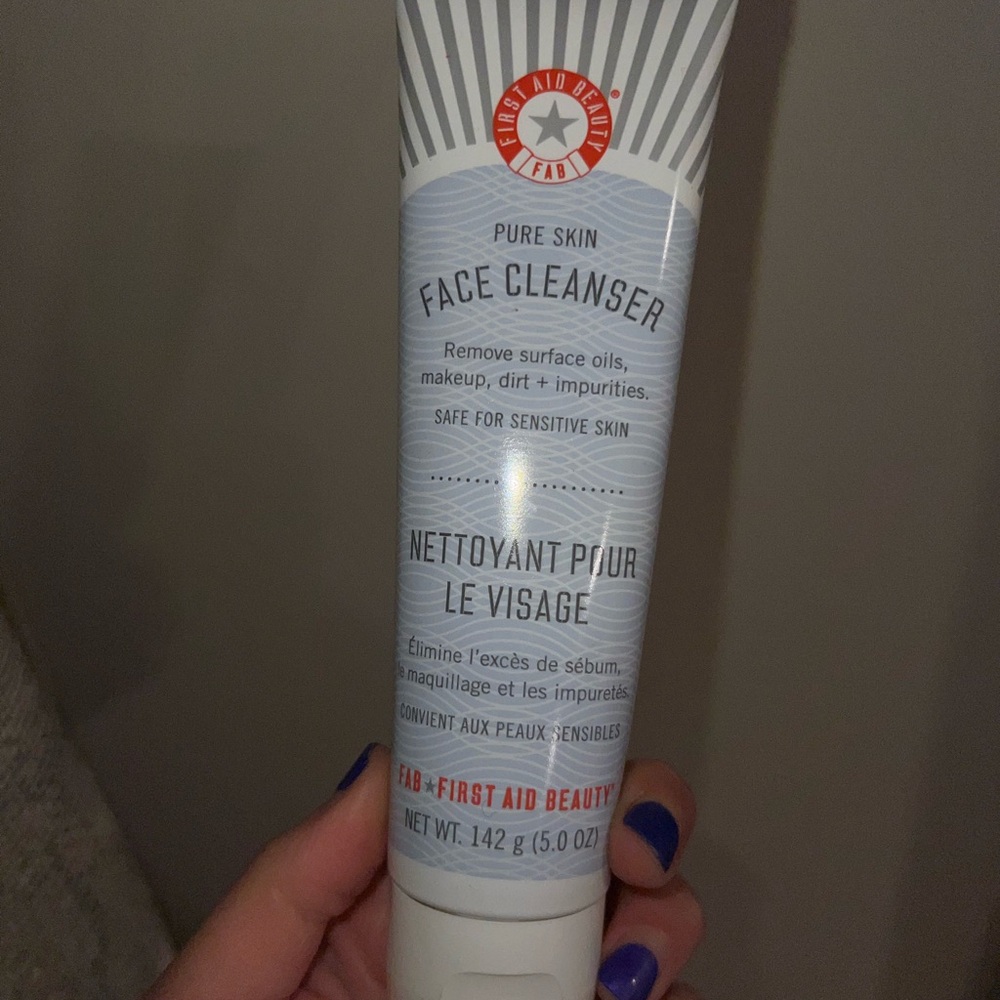 First Aid Beauty Pure Skin Face Cleanser – NWT and sealed